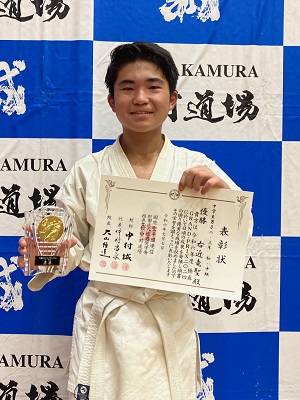 優勝 右近竜聖