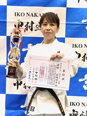 優 勝 安岡律子