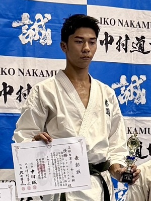 優勝 トクルマンメルサ